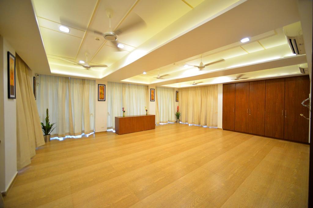 The Grand Imperial Hotel Morbi Bagian luar foto
