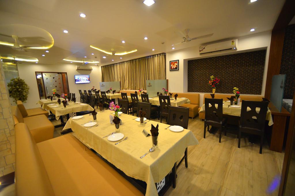 The Grand Imperial Hotel Morbi Bagian luar foto