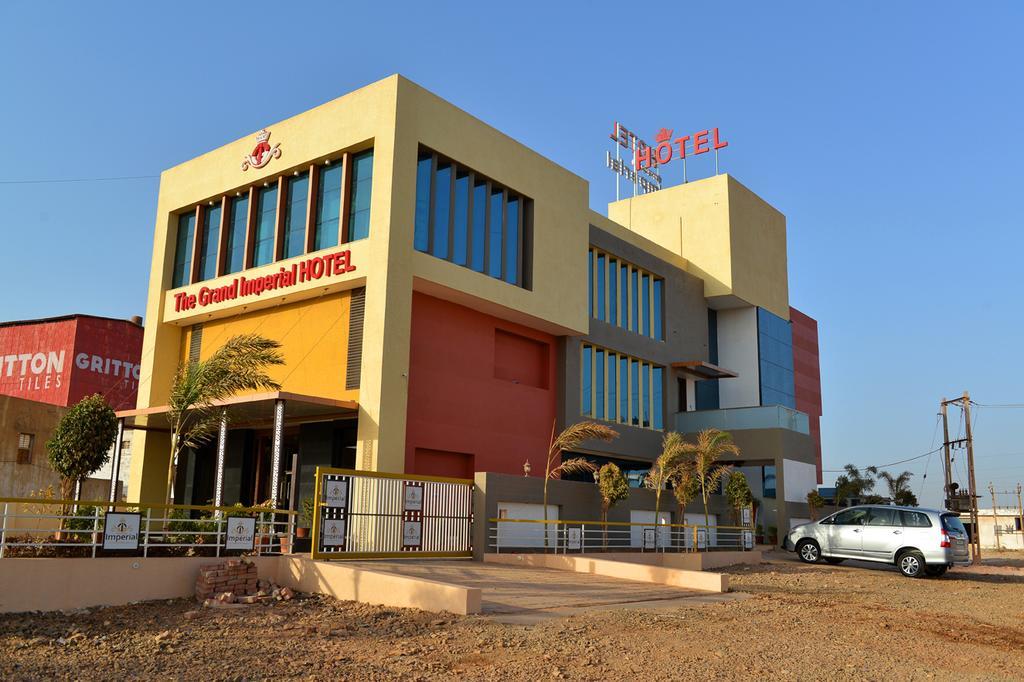 The Grand Imperial Hotel Morbi Bagian luar foto